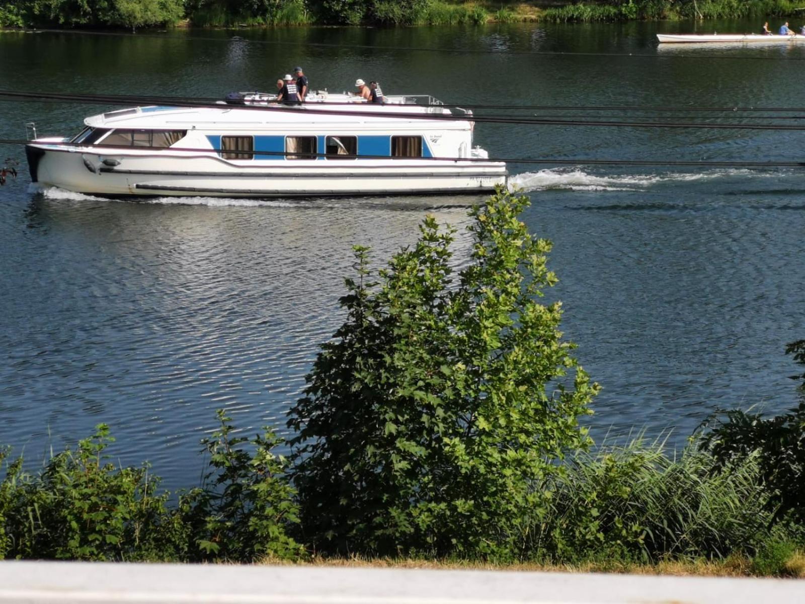 La Rive Du Doubs - 2 Chambres - 5 Pers - 56, Chemin Du Canal Du Rhone Au Rhin Dole Exterior photo