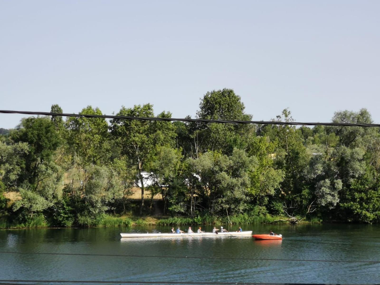 La Rive Du Doubs - 2 Chambres - 5 Pers - 56, Chemin Du Canal Du Rhone Au Rhin Dole Exterior photo
